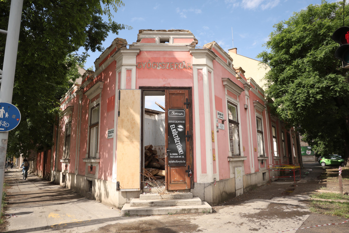 Szeged, társasház, épít, építkezés, beruházás, ingatlan, lakás, nagykörút, bontás, Csongrádi sgt.