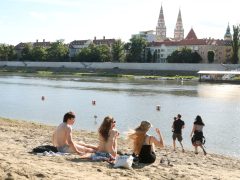 Szeged, strandszezon, strand, Lapos, szabadstrand, fürdés, napozás, nyár, meleg, Tisza, Tisza part, folyó