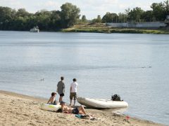 Szeged, strandszezon, strand, Lapos, szabadstrand, fürdés, napozás, nyár, meleg, Tisza, Tisza part, folyó