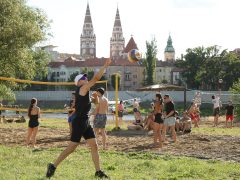 Szeged, strandszezon, strand, Lapos, szabadstrand, fürdés, napozás, nyár, meleg, Tisza, Tisza part, folyó
