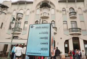 Szeged, Szegedi Szabadtéri Játékok, születésnapi parti, 95 éves, Reök palota