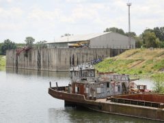 Szeged, uszályok, medencés kikötő, téli kikötő, vasút, Tisza, folyó, hajó forgalom, BYD, beruházás