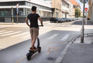 Szeged, rolleres, roller, elektromos roller, közlekedés, Feketesas utca