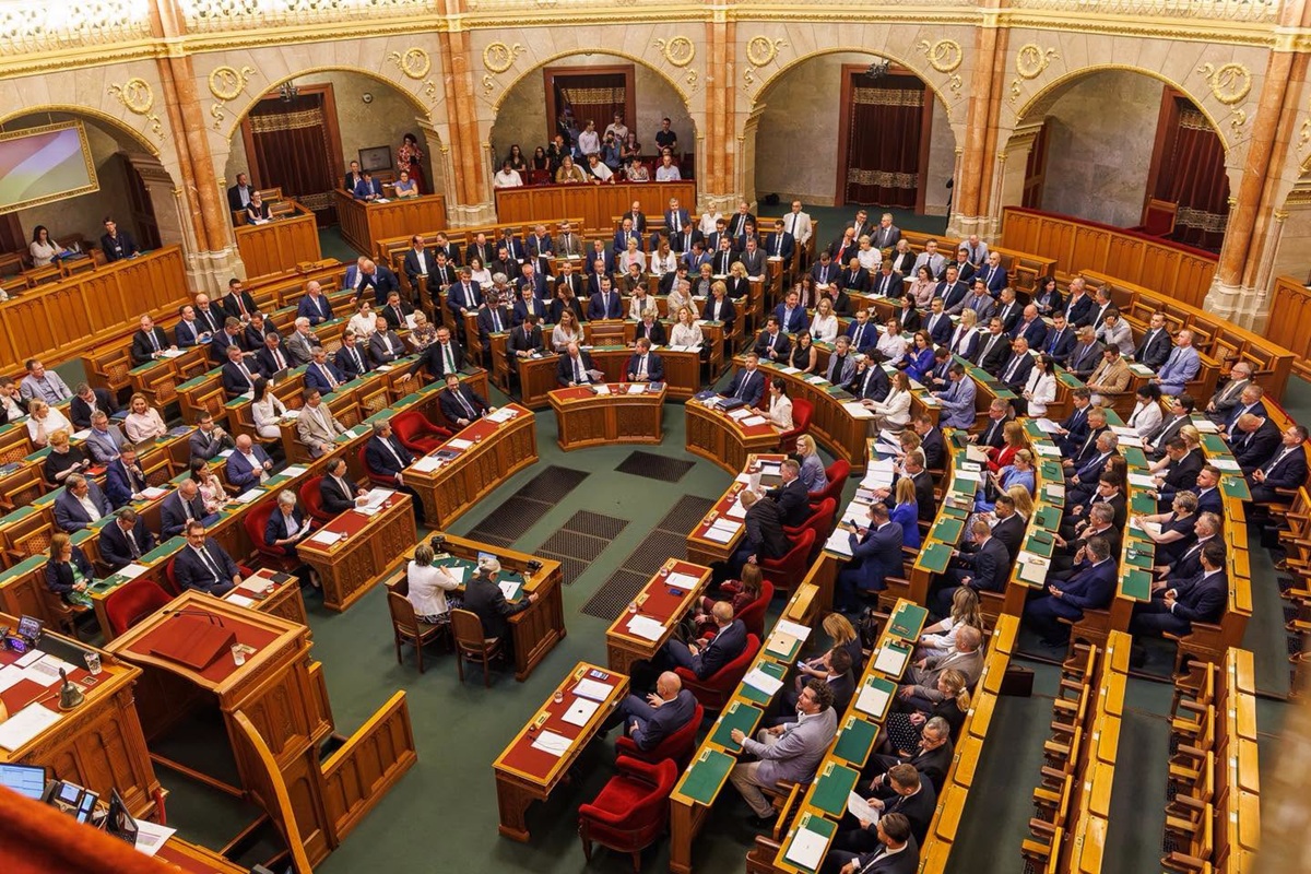 Országgyűlés. Parlament. Fotó: Forsthoffer Ágnes hivatalos Facebook-oldala