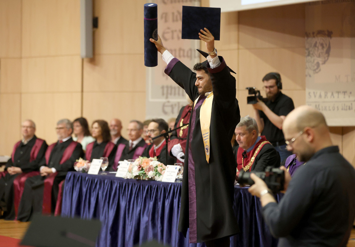 Szeged, Szegedi Tudományegyetem, egyetem, diploma, diplomaosztó, orvosdoktor, avatás, TIK
