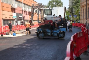 Szeged, vízvezeték, burkolatrekonstrukció, aszfaltozás, Jókai utca