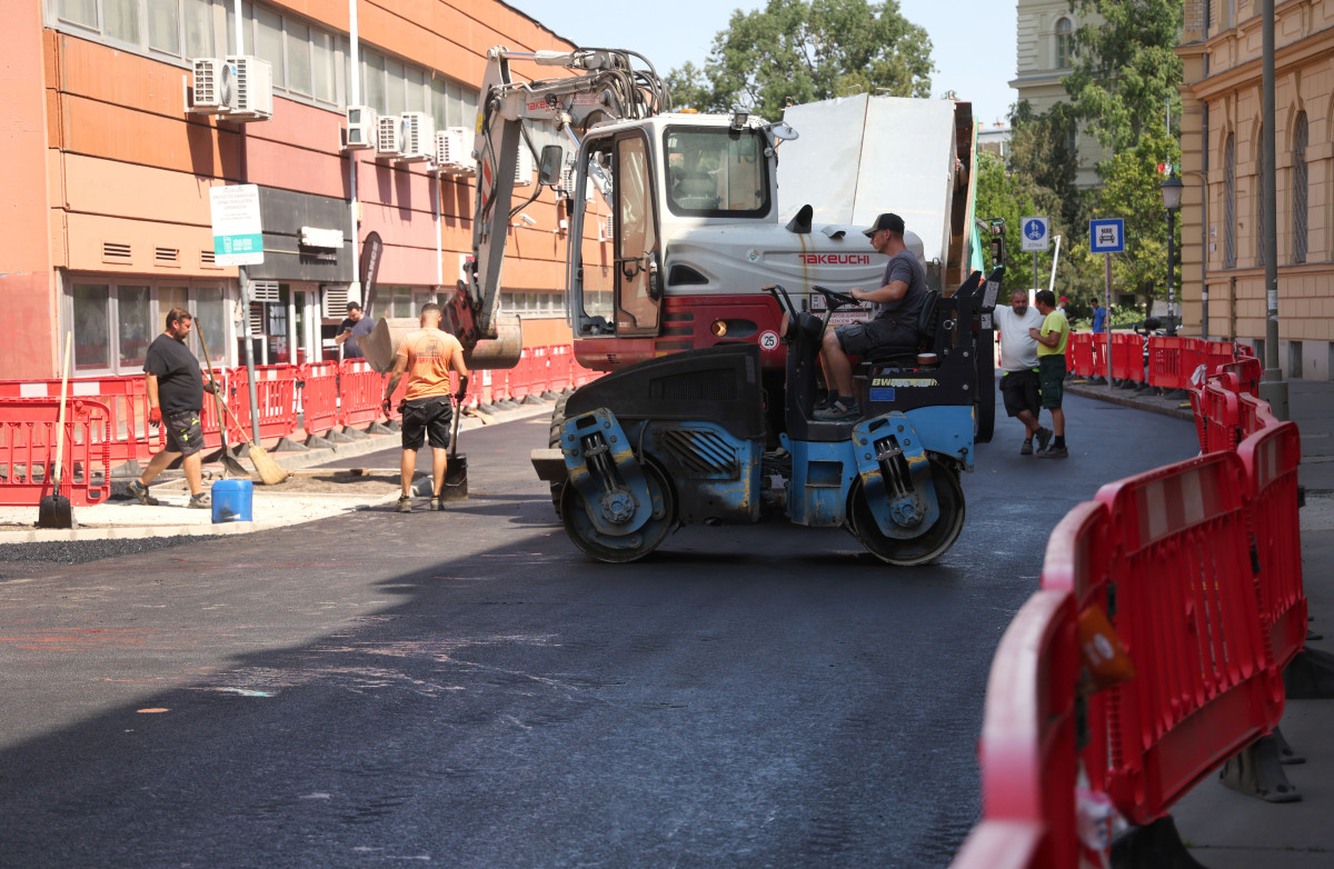 Szeged, vízvezeték, burkolatrekonstrukció, aszfaltozás, Jókai utca