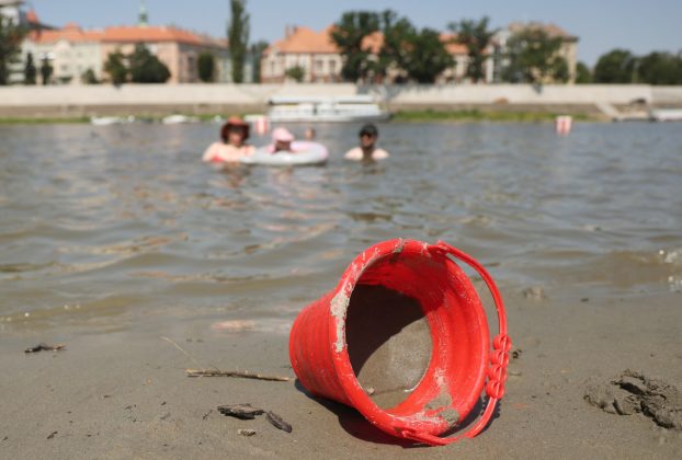 Szeged, hőségriadó, nyár, kánikula, meleg, hőség, napsütés, időjárás, fürdőzés, napozás, strand, szabadstrand, Lapos, Tisza, vízimentő