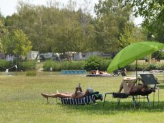 Szeged, hőségriadó, nyár, kánikula, meleg, hőség, napsütés, időjárás, Sziki, Sziksósfürdő Naturista Strand, nudi, nudista, nudista strand, tó, fürdőzés, napozás, kemping