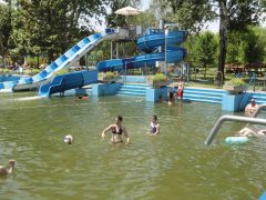 Szeged, hőségriadó, nyár, kánikula, meleg, hőség, napsütés, időjárás, Sziki, Sziksósfürdő, strand, fürdőzés, medence, lángos