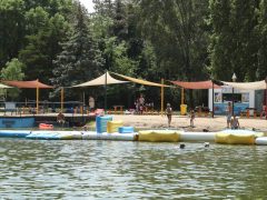 Szeged, hőségriadó, nyár, kánikula, meleg, hőség, napsütés, időjárás, Sziki, Sziksósfürdő, strand, fürdőzés, medence, lángos