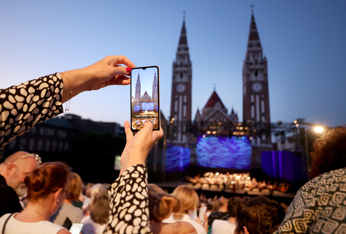 Szeged, Ajándékkoncert, Szegedi Szabadtéri Játékok, Dóm tér, koncert, Szegedi Szimfónikusok, kultura