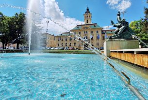 Szeged, hőség, hőségriadó, nyár, meleg, kánikula, víz, városháza, szökőkút
