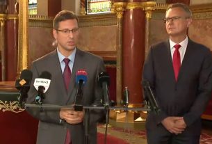 Tüntetést szervez a Fidesz az alaptörvény módosítása ellen