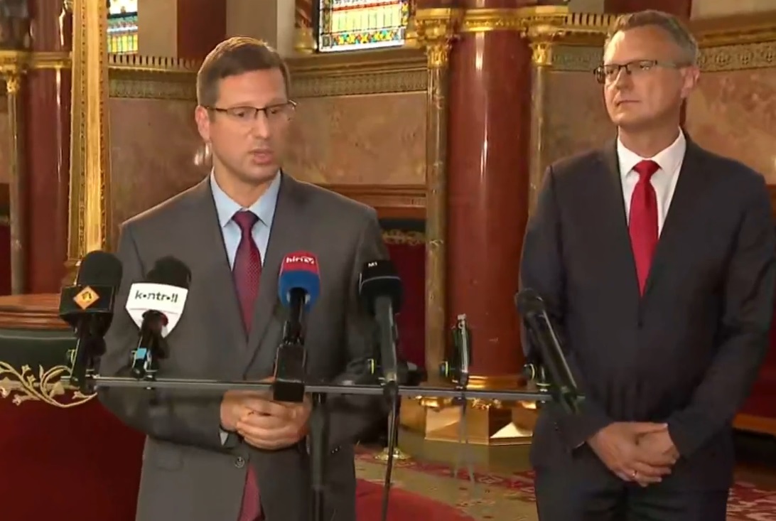 Tüntetést szervez a Fidesz az alaptörvény módosítása ellen