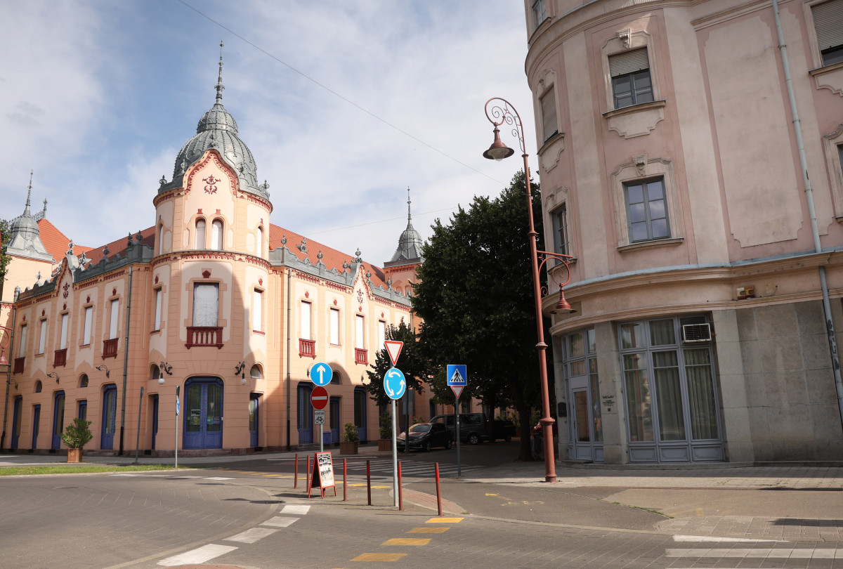 Szentes, Tóth József színház, színház, vígadó