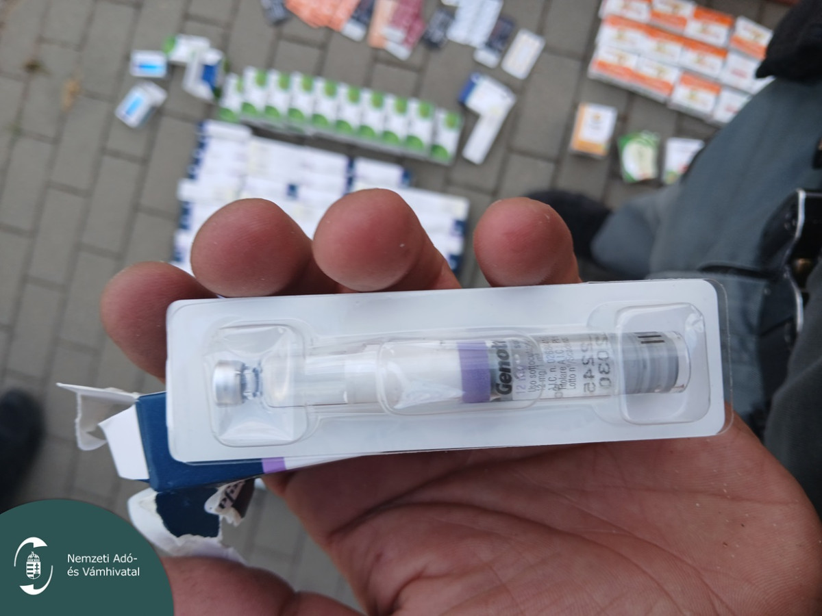 Kempingfelszerelés helyett potencianövelők és izomnövekedésre használt hormoninjekciók lapultak a lakókocsiban az M5-ösön