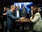 Magyar Péter. Polár Judit. Sakk. Köztársasági elnök. Fotó: Tisza Párt hivatalos FB