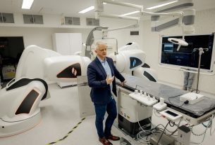 Robot segíti a szívritmuszavarok kezelését az SZTE-n. Fotó: SZTE/Sahin-Tóth István