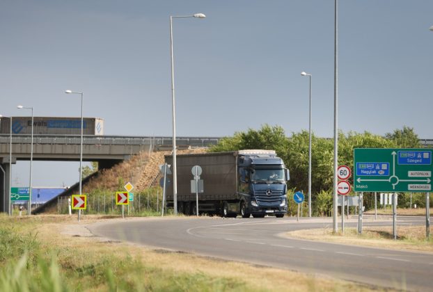 Makó, M43, autópálya, kamion, forgalom, közlekedés