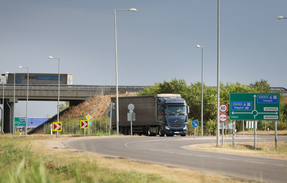 Makó, M43, autópálya, kamion, forgalom, közlekedés