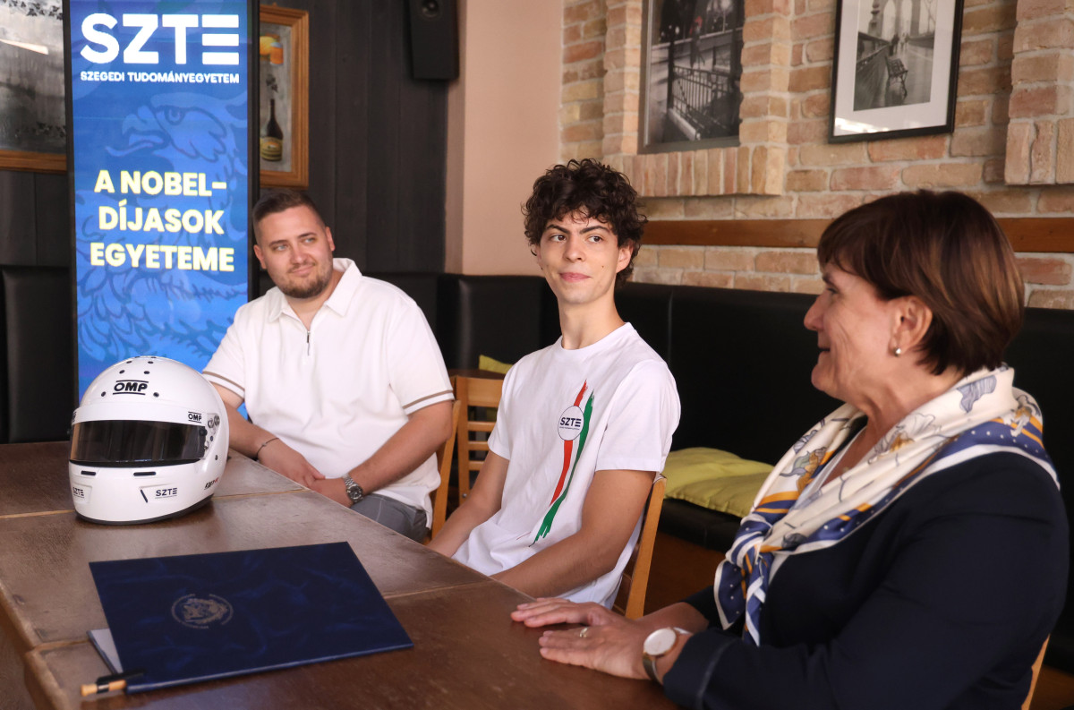 Szeged, SZTE, egyetem, Szabó Ádám, elektromosgokart versenyző, sajtótájékoztató