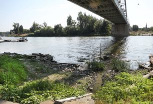 Szeged, alacsony vízállás, Tisza, aszály, nyár, meleg, kánikula, időjárás, kiegészítő vízmérce, folyó