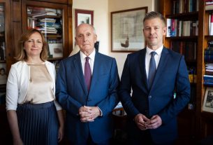 Baka András. Bujdosó Andrea. Magyar Péter. Köztársasági elnök. Fotó: Tisza Párt hivataos FB