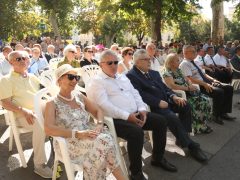 Szeged, augusztus 20., díszünnepség, koszorúzás, Széchenyi tér, ország tortája