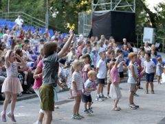 Szeged, 80 éves, Kövér Béla Bábszínház, Halász Judit, koncert, Újszegedi Szabadtéri