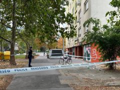 Kiesett egy gyerek a szegedi panelház ablakából - nem élte túl