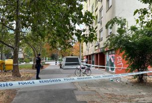 Kiesett egy gyerek a szegedi panelház ablakából - nem élte túl