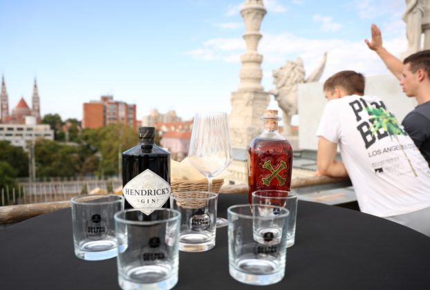Szeged, Gin és Rum Gasztro Fesztivál, sajtótájékoztató, Móra Ferenc Múzeum tetőterasz, Móra park