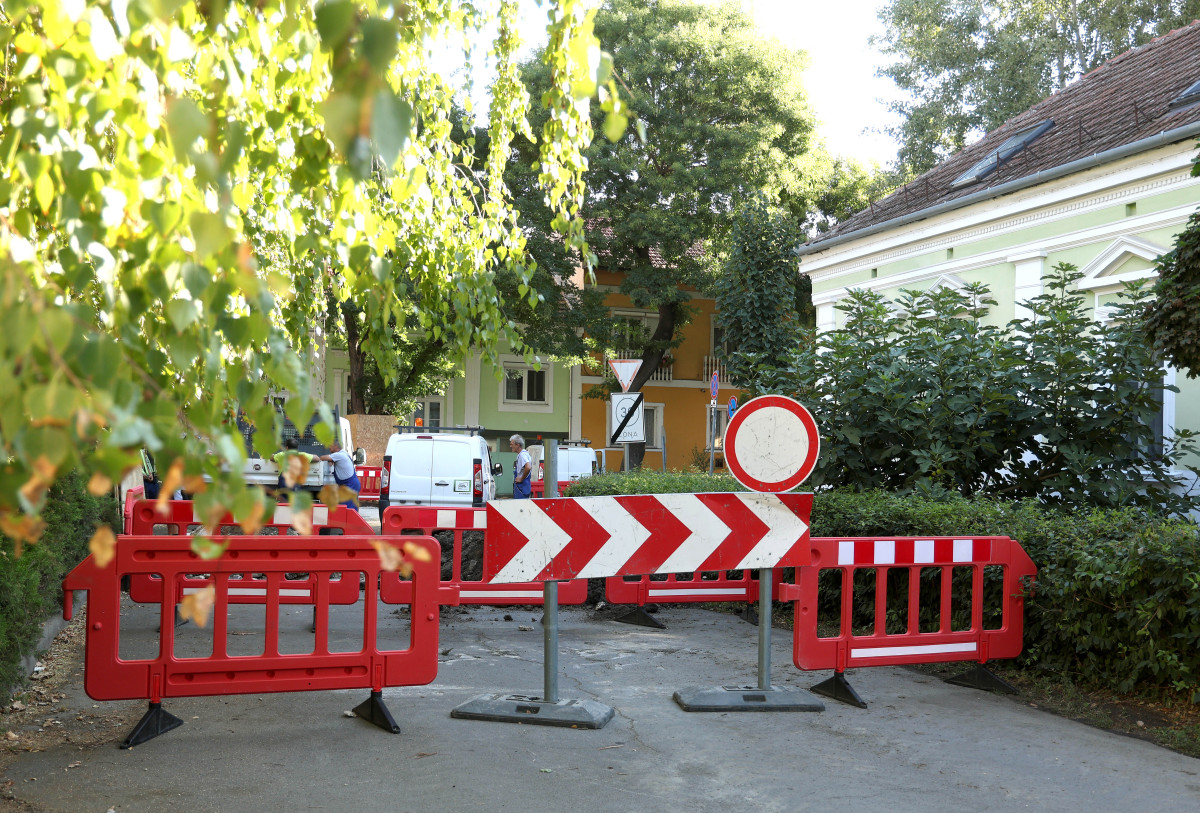 Szeged, Vízmű, vízvezeték rekonstrukció, unkálatok, Szent Ferenc utca