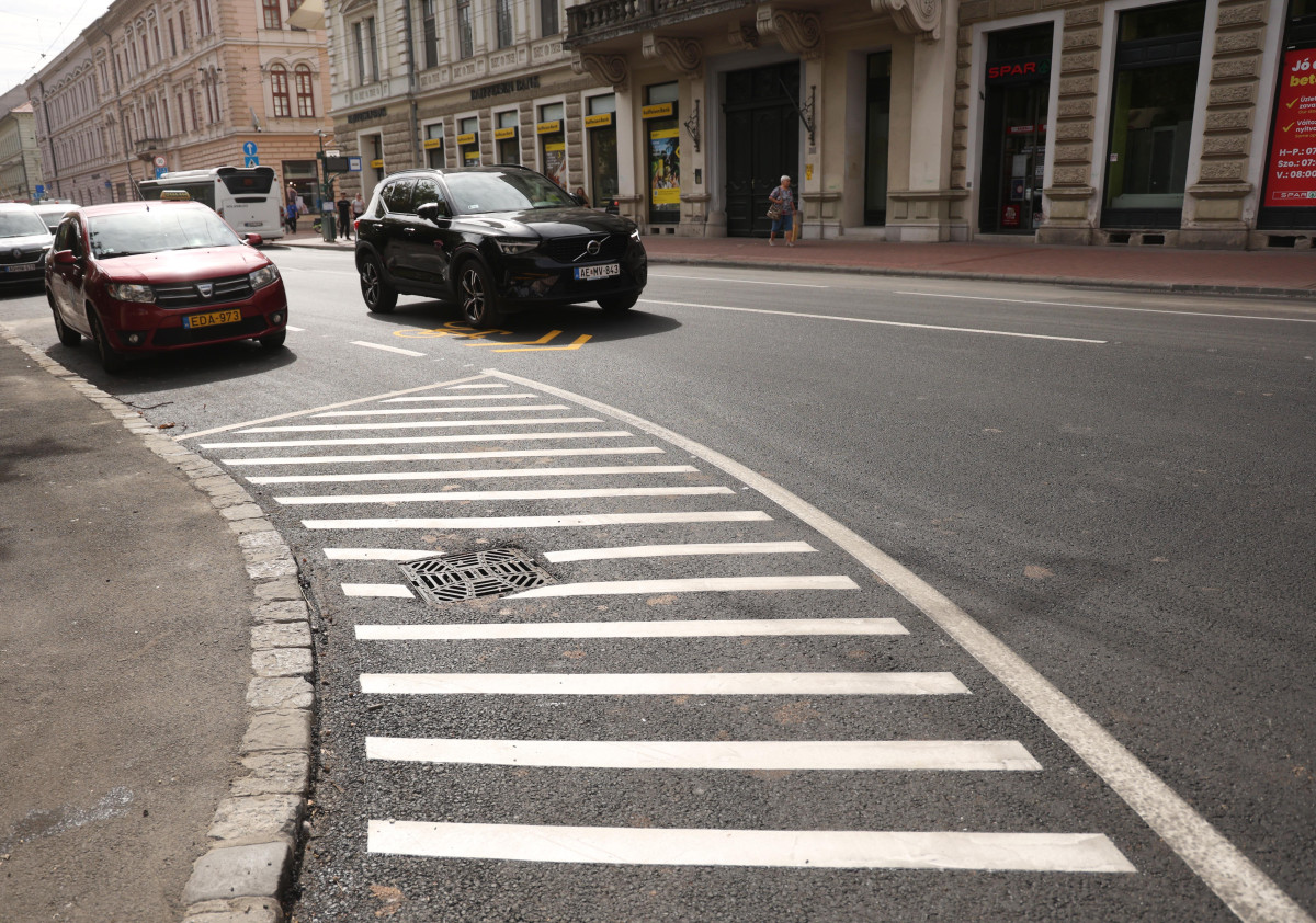 Szeged, elkészült, Széchenyi tér, Károlyi utca, felújítás, forgalom, közlekedés