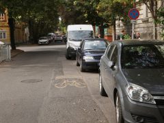 Szeged, parkolás, belváros, szabálytalan parkolás, büntetés, Zászló utca