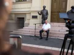 Szeged, Szent-Györgyi Albert, évforduló, Szegedi Tudományegyetem, SZTE, egyetem, megemlékezés, Rektori Hivatal, szobor