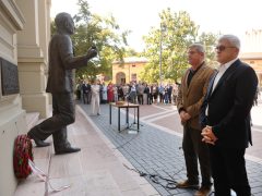 Szeged, Szent-Györgyi Albert, évforduló, Szegedi Tudományegyetem, SZTE, egyetem, megemlékezés, Rektori Hivatal, szobor