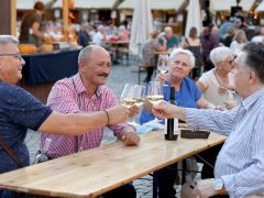Szeged, szüreti felvonulás, megnyitó, Bor tér, Dóm tér, bor, borászat, fesztivál