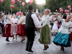 Szeged, szüreti felvonulás, megnyitó, Bor tér, Dóm tér, bor, borászat, fesztivál