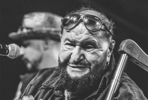 Deák Bill Gyula. Halálhír. Zene. Fotó: Deák Bill Gyula hivatalos FB