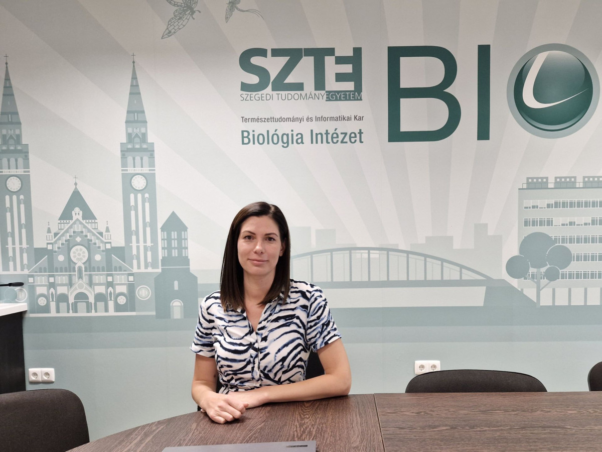 Dr. Kedves Orsolya, az SZTE Biotechnológiai és Mikrobiológiai Tanszékének tudományos munkatársa. Fotó: SZTE