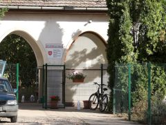 Szeged, Magyar Máltai Szeretetszolgálat, Gondviselés Háza, nappali melegedő, hajléktalan ellátó intézmény, hajléktalan, Bajai út 13.