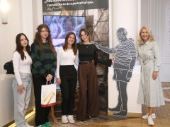 Szeged, Picasso, kiállítás, 20 ezredik látogató, köszöntés, Móra Ferenc Múzeum