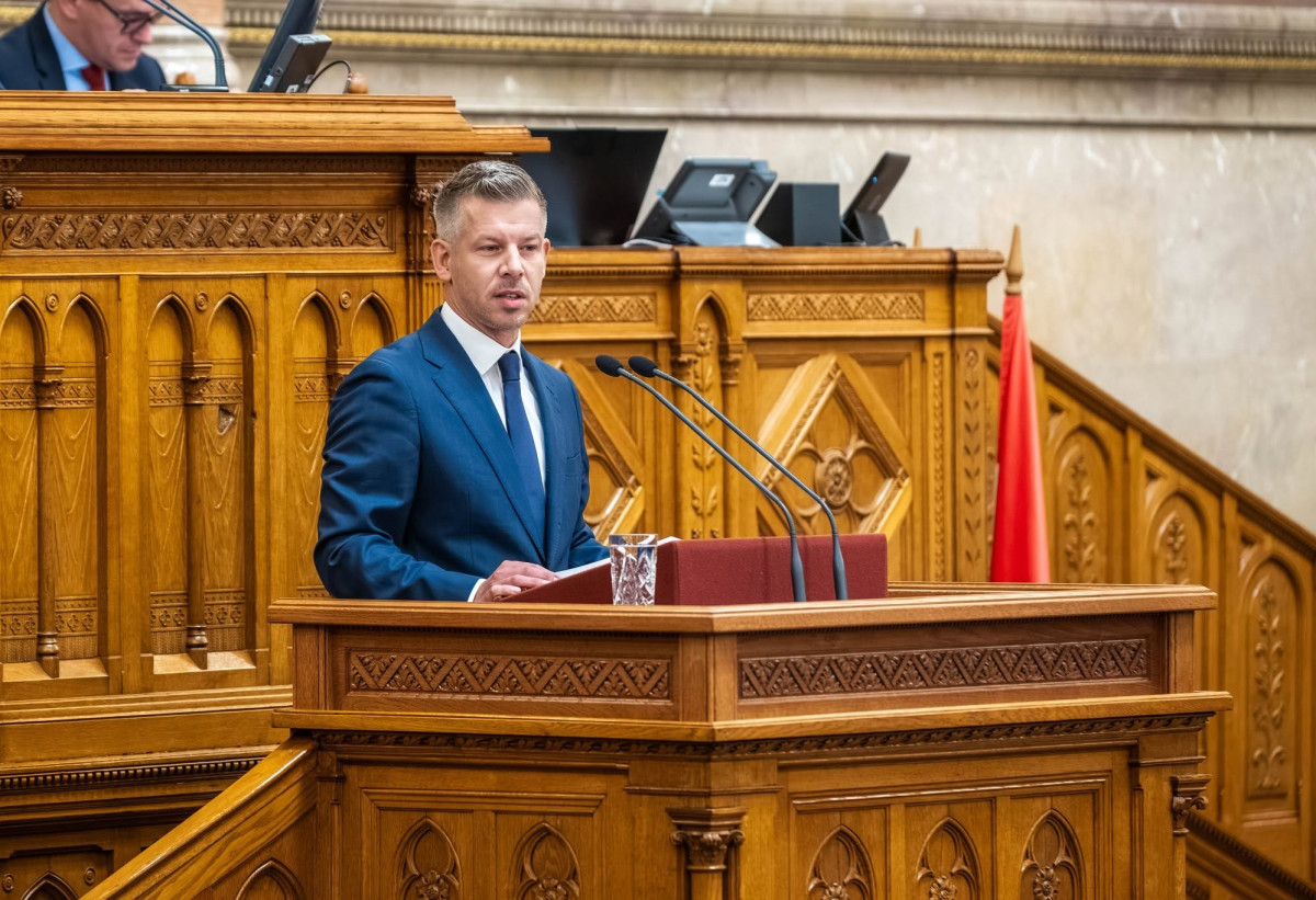 Magyar Péter. Országgyűlés. Kormányváltás. Fotó: TISZA-frakció hivatalos FB