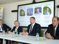 Szeged, eChemicles, Michiel Scheffert, Európai Innovációs Tanács, Horváth Pétert, Tudományért és Innovációért Felelős Államtitkár, technológa, tesztállomás, kutatás