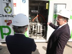 Szeged, eChemicles, Michiel Scheffert, Európai Innovációs Tanács, Horváth Pétert, Tudományért és Innovációért Felelős Államtitkár, technológa, tesztállomás, kutatás