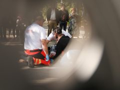 Szeged, Országos Mentőszolgálat, Szegedi Rendőrkapitányság, Nemzeti Szakértői és Kutató Központ, SZTE Igazságügyi Orvostani Intézete, baleset, szimuláció, gyakorlat, liget, mentő, ellátás