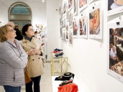 Szeged, 10 éves, Szegedi Papucsért Alapítvány, Örökül kaptuk, mit kezdünk véle?, kiállítás, Kiss Kunszt Galéria, kultura, népművészet