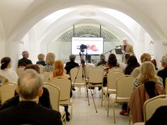 Szeged, 10 éves, Szegedi Papucsért Alapítvány, konferencia, Dóm Látogatóközpont